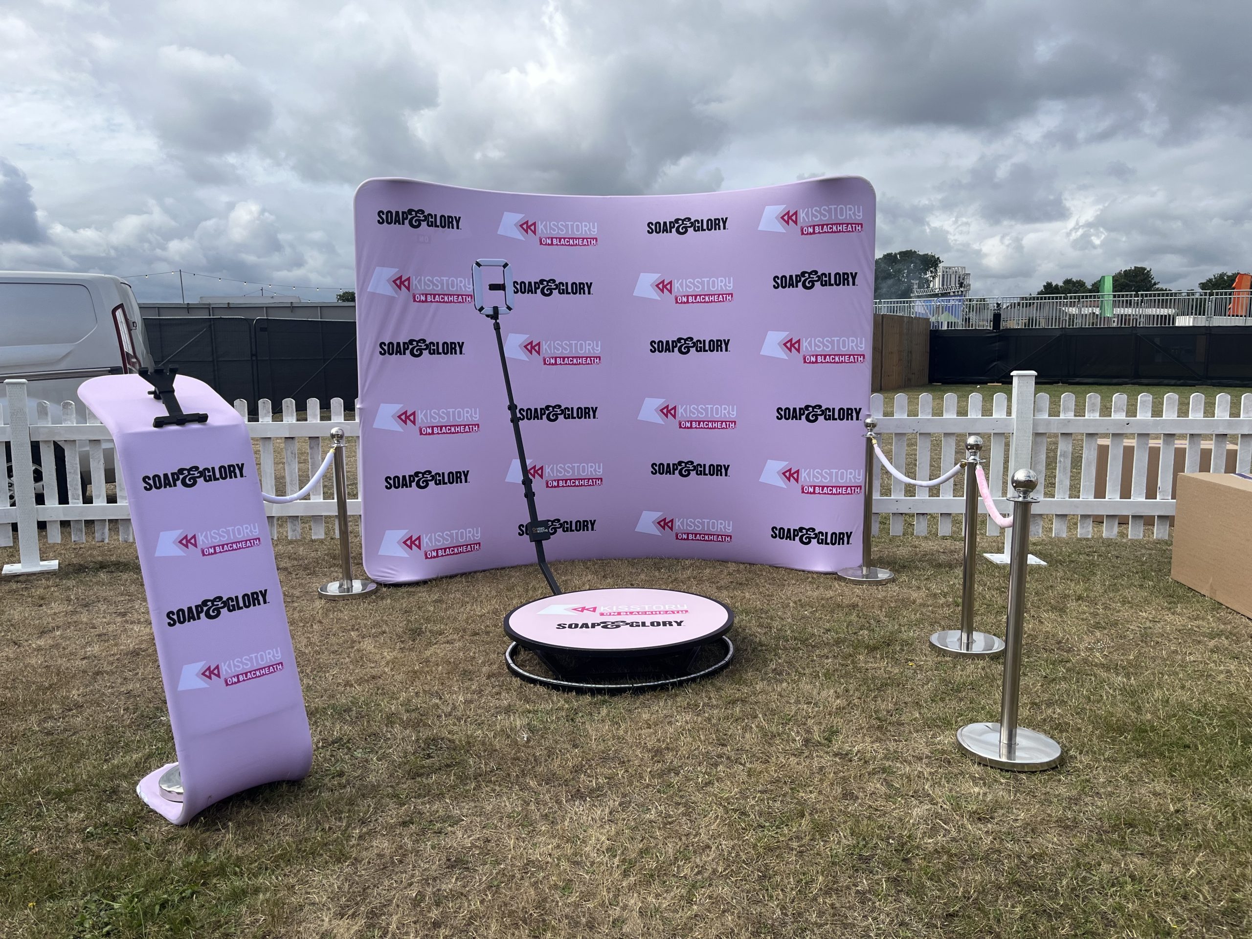 How Does a 360 Camera Booth Transform Event Photoshoots