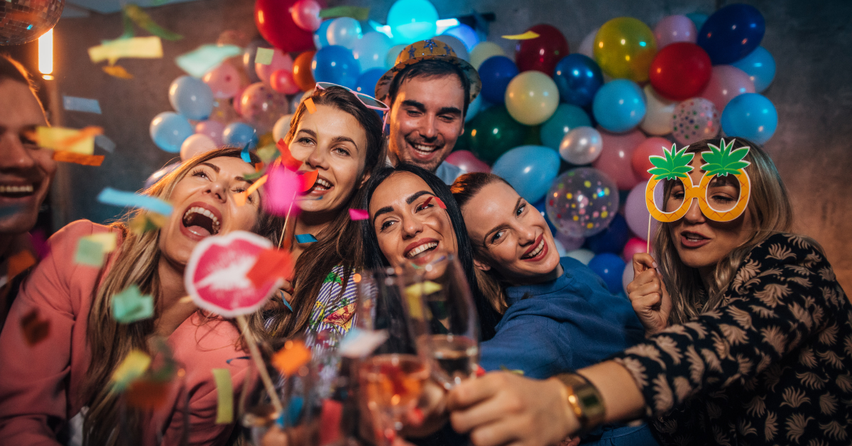 selfie pod party picture